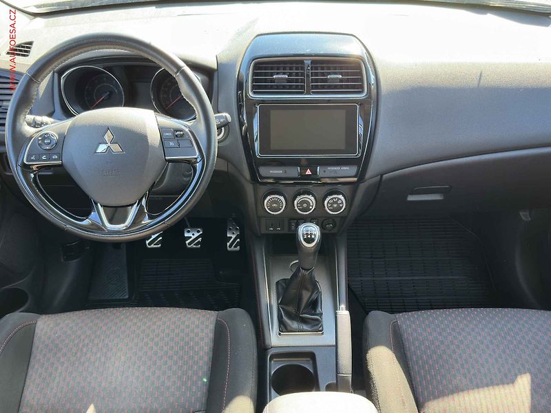 Mitsubishi ASX (2018) 1.6MIVEC, 2.maj,ČR, Xenon - fotka 8 z 20