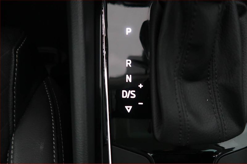 Škoda Karoq (2019) Style 1.6 TDI - fotka 13 z 21