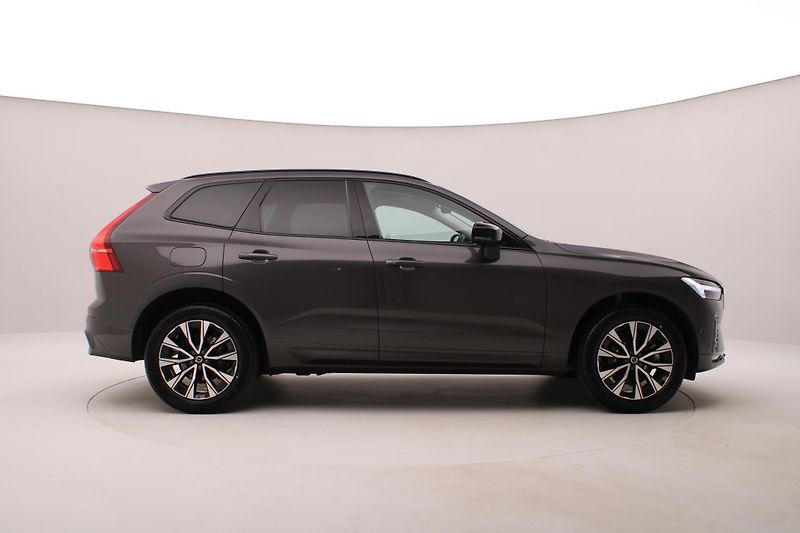 Volvo XC60 B5 AWD DARK PLUS AUT - fotka 14 z 53