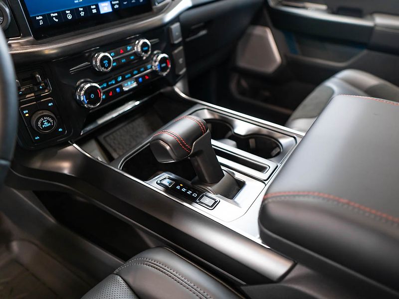 Ford F-150 (2025) 3.5 Raptor V6, FOX Racing 4x4 - fotka 28 z 43