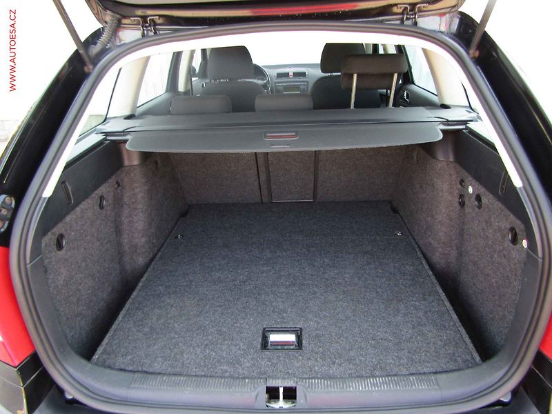 Škoda Octavia (2009) 1.6 MPi, AC, výhřev sed - fotka 7 z 15