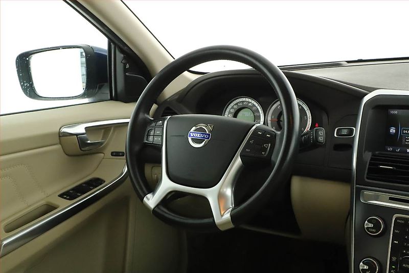 Volvo XC60 (2012) Ocean Race D5, 4X4, Automat - fotka 8 z 15