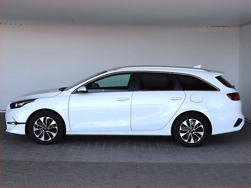 Kia Ceed (2025) Gold 1.5 T-GDI - fotka 3 z 24