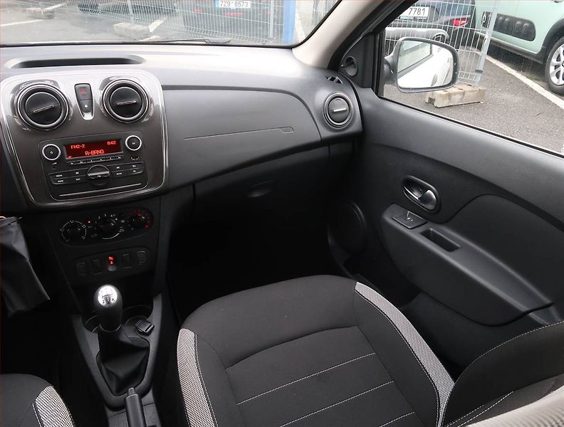 Dacia Sandero (2021) Stepway 1.0 SCe, ČR,1.maj - fotka 8 z 15