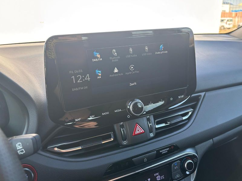 Hyundai i30 1.5 T-GDI MHEV DCT N-Line - fotka 18 z 27