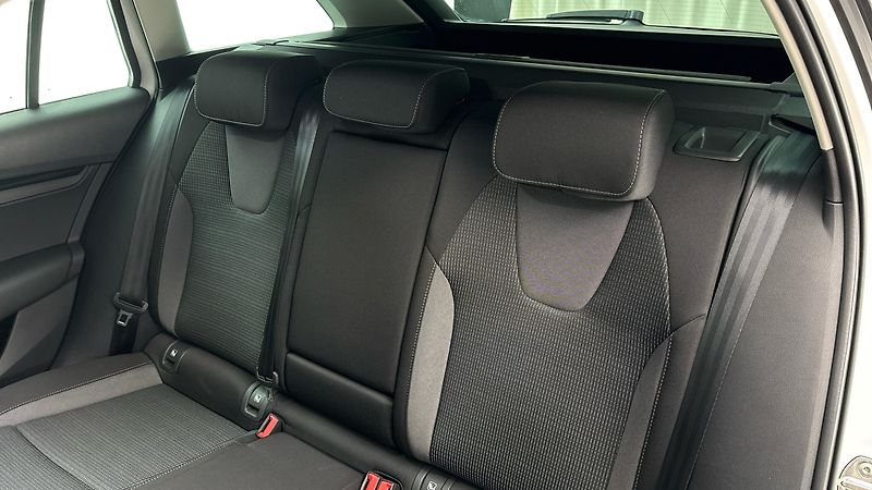 Škoda Octavia 2.0 TDI Ambition Combi - fotka 16 z 26