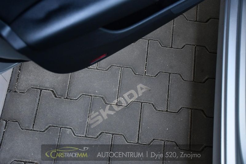 Škoda Octavia 2.0TDi 110kW DSG  - fotka 25 z 54