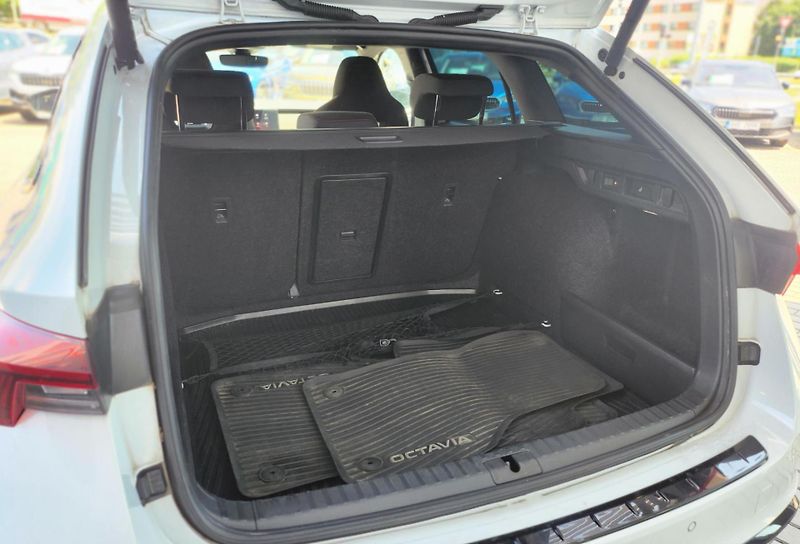 Škoda Octavia RS 2.0 TDI 147 kw DSG 4x4 Comb - fotka 25 z 26