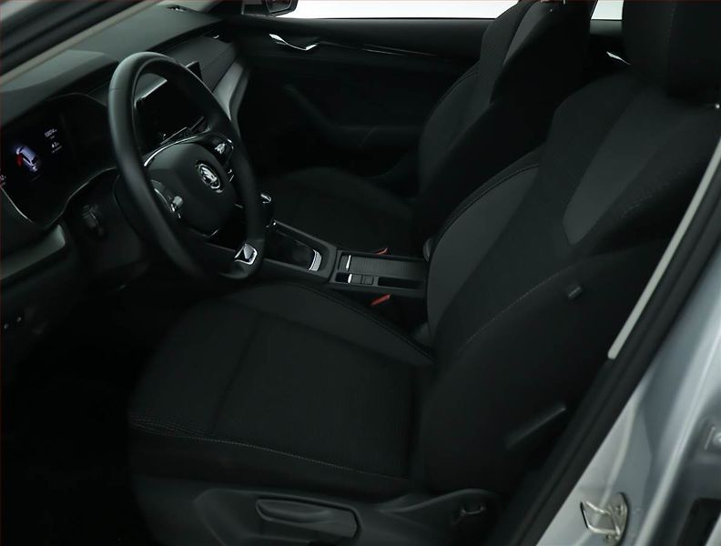 Škoda Octavia (2022) Ambition 2.0 TDI, ČR,1.maj - fotka 9 z 15