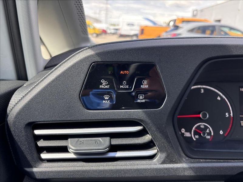 Volkswagen Caddy 2,0 TDI 75kW Life - fotka 22 z 33