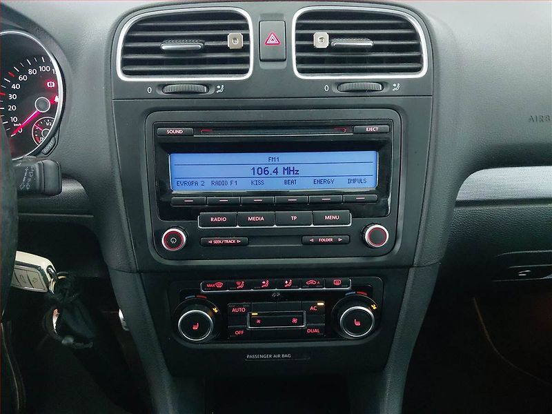 Volkswagen Golf (2011) 1.4 16V, po STK, jezdí výborně - fotka 12 z 16