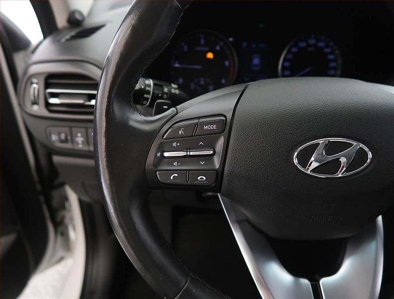 Hyundai i30 (2021) 1.6 CRDi, Automat, ČR,1.maj - fotka 18 z 21