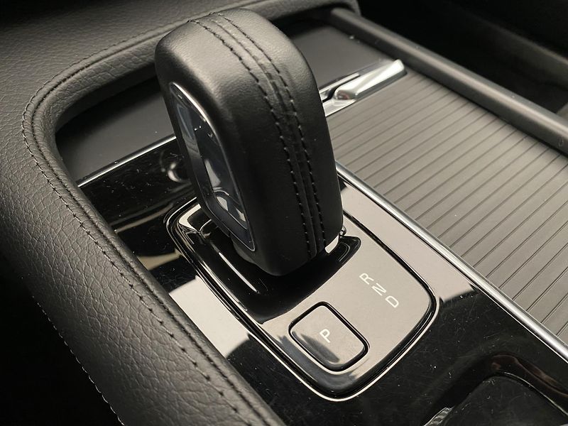 Volvo V90 B4 MOMENTUM AUT CZ - fotka 28 z 47