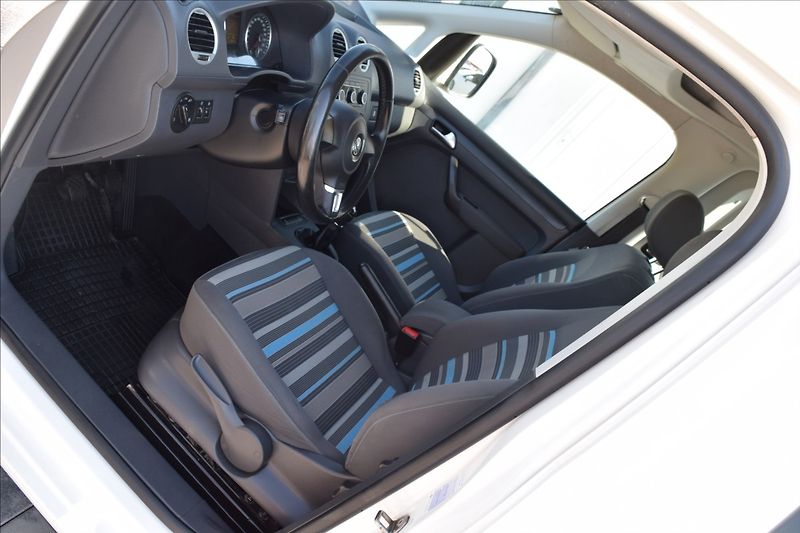 Volkswagen Caddy 1,6 TDI 77KW BEZ KOROZE - fotka 15 z 48