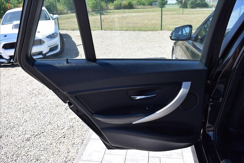 BMW Řada 3 2,0 318d F31 105KW NAVI TAŽNÉ - fotka 26 z 48