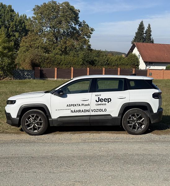 Jeep Compass (2026) Altitude e-hybrid 145k - fotka 3 z 14