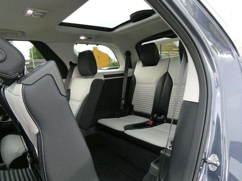 Land Rover Discovery 5 3,0 Gemini D350 - fotka 17 z 45