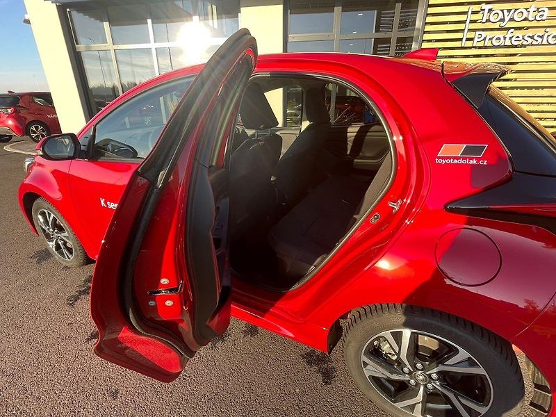 Toyota Yaris 1.5 Hybrid 116k automat Style - fotka 22 z 28