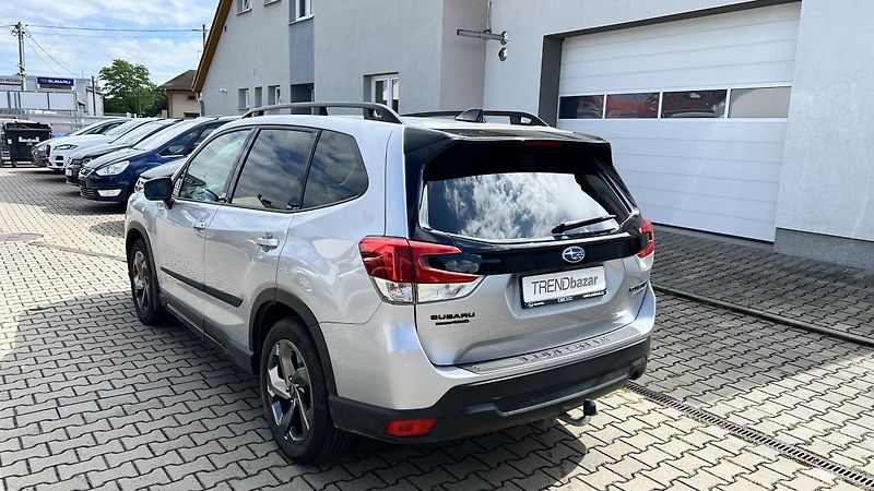 Subaru Forester 2.0 E-BOXER EXECUTIVE - fotka 4 z 14