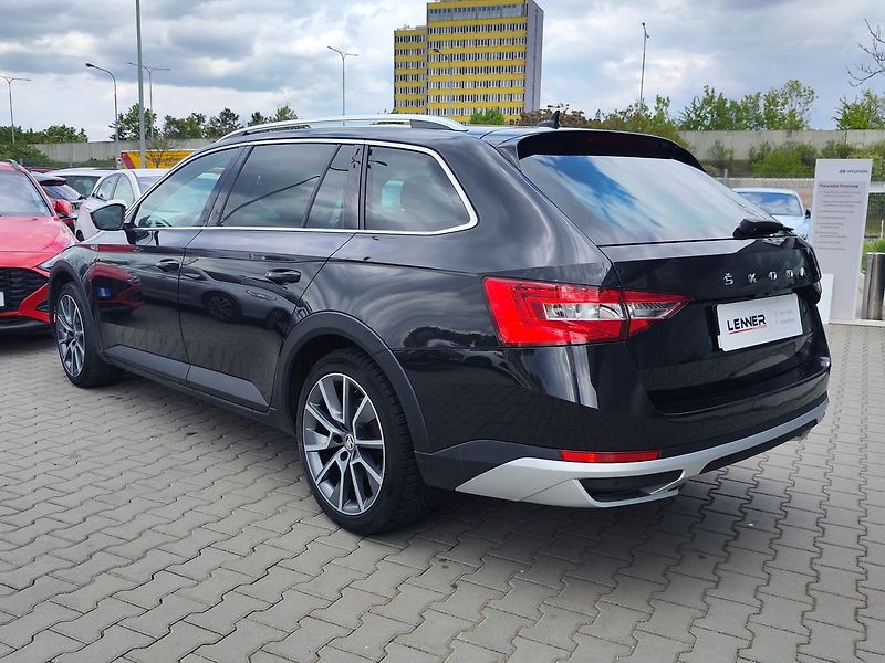 Škoda Superb 2.0 TDi/147kW Scout DSG 4x4 - fotka 7 z 39