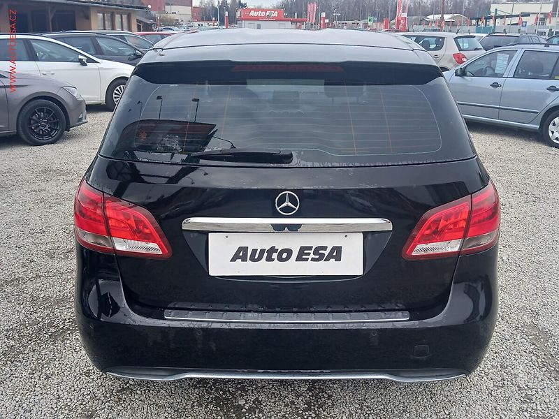 Mercedes-Benz Třídy B (2016) 1.6i B180, ČR, AC, výhřev sed - fotka 5 z 20
