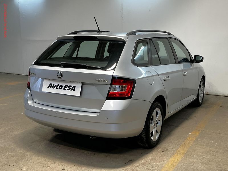 Škoda Fabia (2017) 1.0 TSi, ČR, AC, temp - fotka 4 z 15