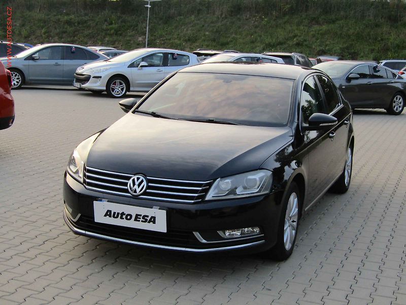 Volkswagen Passat (2013) 2.0TDi, ČR, Výhř.sed. - fotka 3 z 22