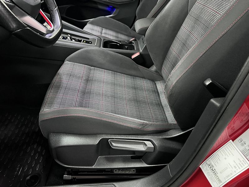 Volkswagen Golf GTI 180 kW Servis 68tkm - fotka 14 z 49