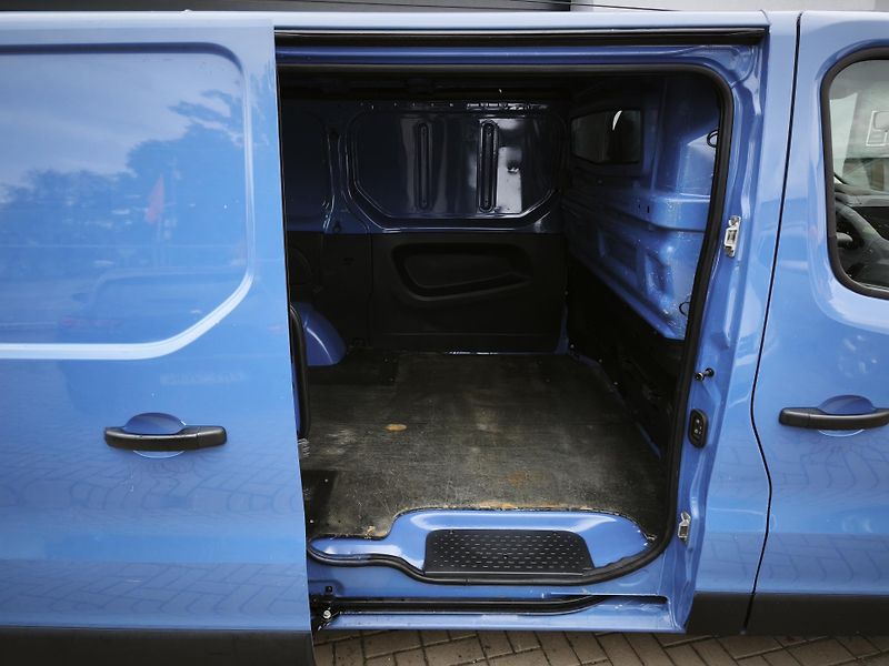 Opel Vivaro (2014) 2,0TDCi 85kW  - fotka 14 z 28