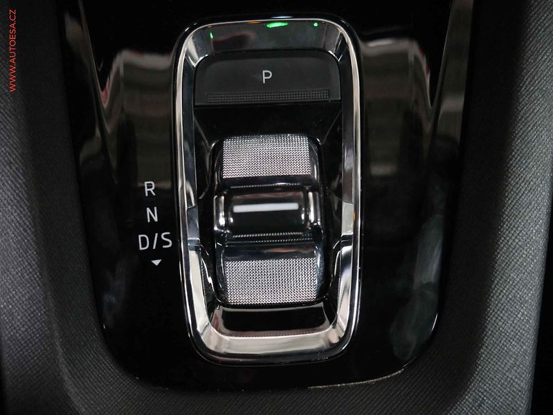 Škoda Octavia (2023) 2.0 TDi, TOUR, DSG, navi, LED - fotka 27 z 29