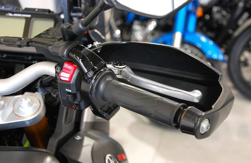 Yamaha XT 1200 Z Super Ténéré (2016) hezký stav - fotka 10 z 21