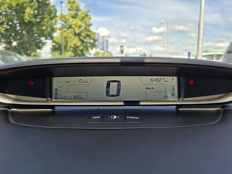 Citroën C4 1,4i 16V 90k M5 - fotka 16 z 19