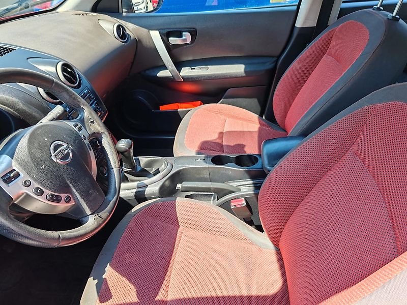 Nissan Qashqai 1.6  - fotka 10 z 19