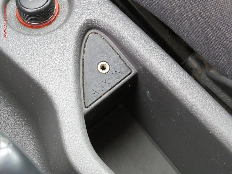 Ford C-MAX (2009) 1.8i, 1.maj, autoAC - fotka 17 z 22