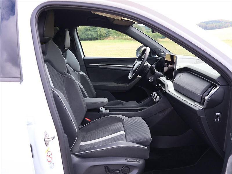 Škoda Kodiaq 2,0 2.0 TDI Sportline 4x4 DSG - fotka 13 z 32