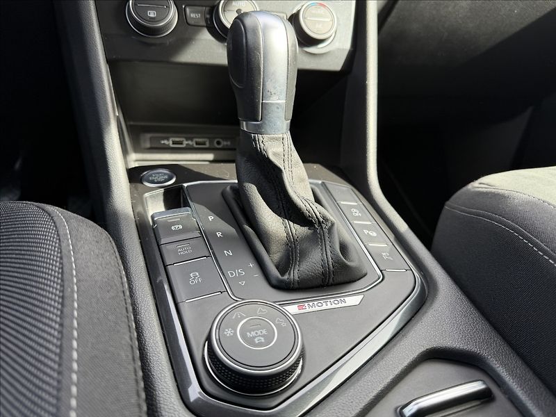 Volkswagen Tiguan Allspace 2.0 TSI 4Motion/Virtual/7míst - fotka 18 z 30
