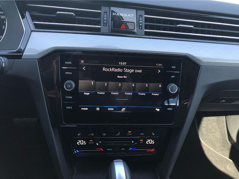 Volkswagen Passat Business 2.0 TDI 110kW DSG Var - fotka 19 z 28