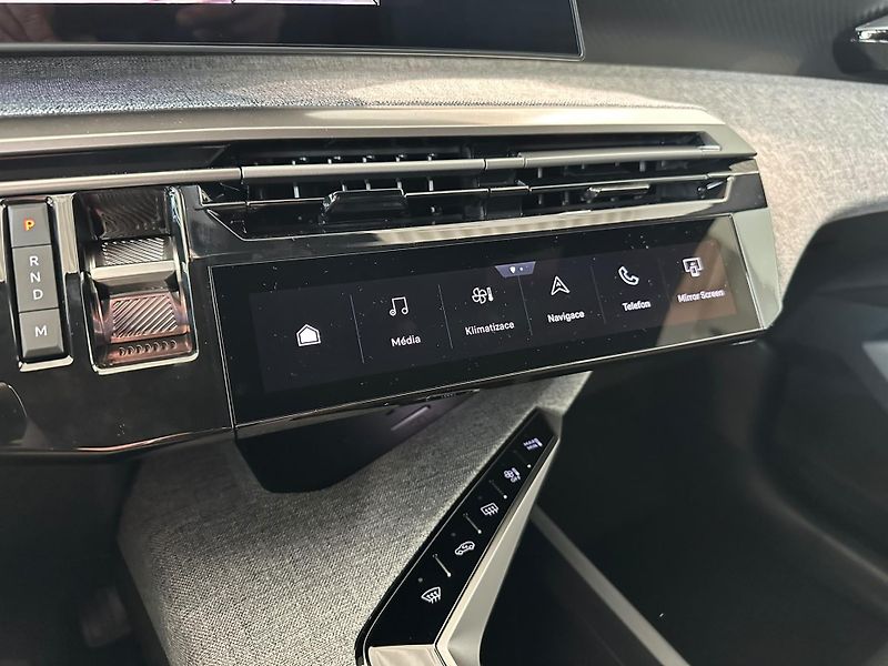 Peugeot 5008 (2026) BUSINESS Hybrid 145 e-DCS6 - fotka 13 z 18