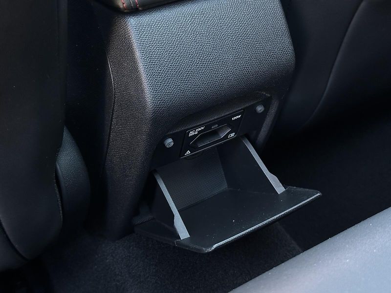 Peugeot 308 308 GTi 272PS NAVI Soundsystem - fotka 38 z 43