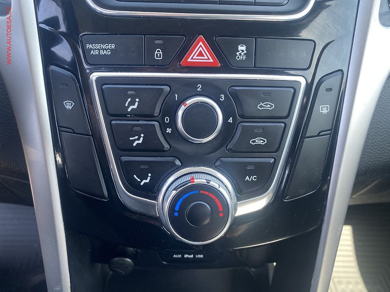 Hyundai i30 (2016) 1.6GDi, ČR, AC, tempo - fotka 12 z 13