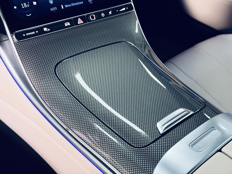 Mercedes-Benz CLE (2024) 300 4M AMG Magno MAX V ZARUKA - fotka 28 z 34