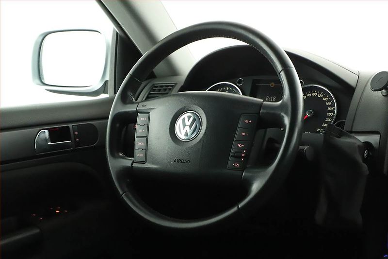 Volkswagen Touareg (2006) 3.0 V6 TDI, 4X4, Automat - fotka 14 z 16