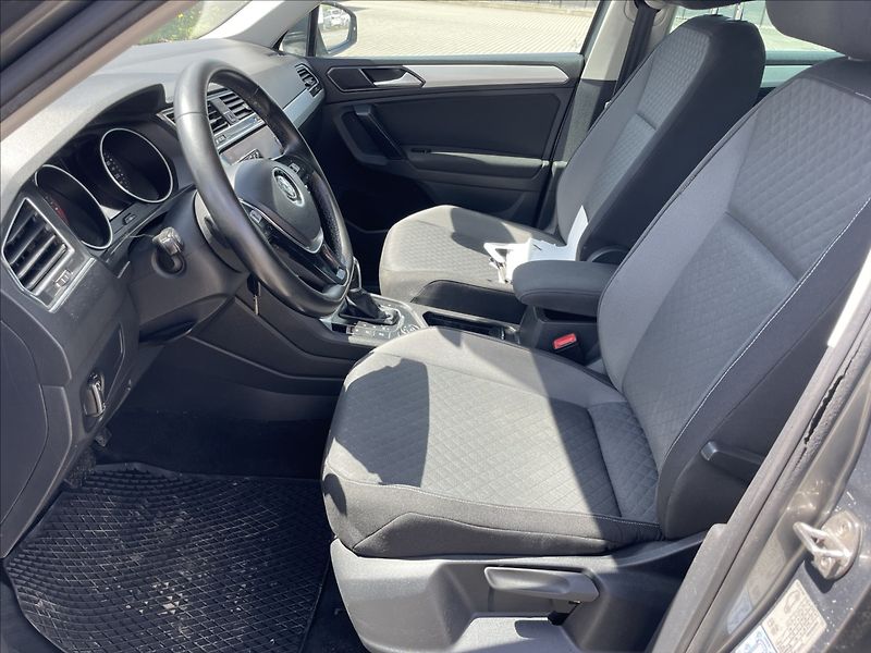 Volkswagen Tiguan 2,0 TDi 110kw DSG 4-matic bez - fotka 7 z 36