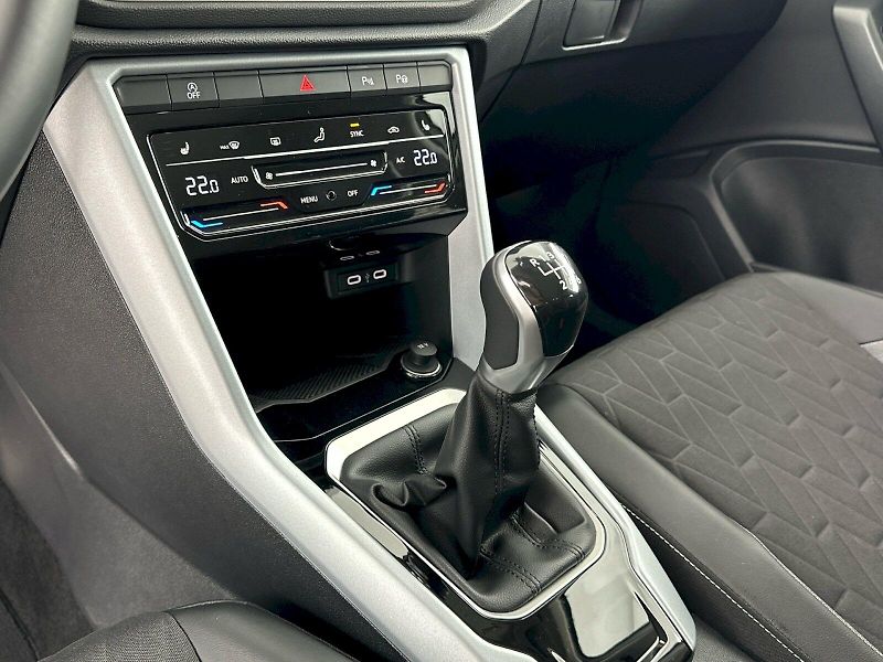 Volkswagen T-Roc (2025) Life GOAL 1.0 TSI 85kW - fotka 22 z 27
