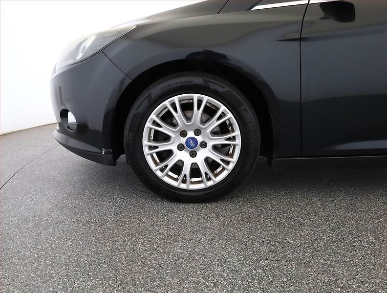 Ford Focus (2011) 1.6 TDCi, po STK, dobrý stav - fotka 17 z 17