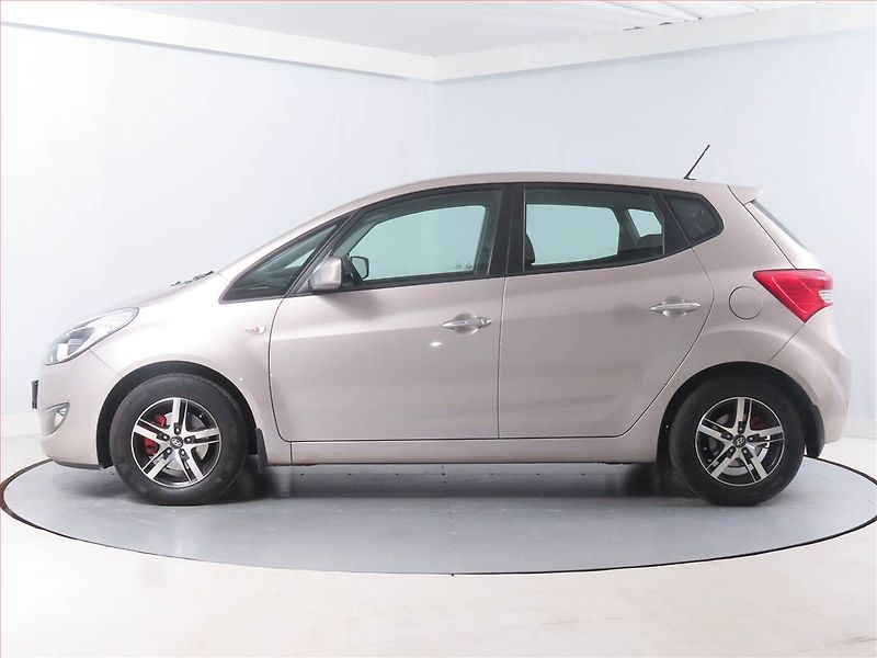 Hyundai ix20 (2017) 1.6 CVVT, Serv.kniha - fotka 3 z 15