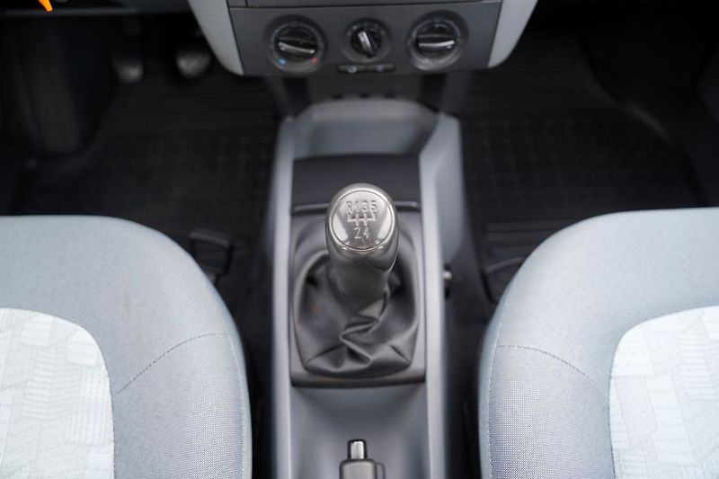 Škoda Fabia 1.9 TDI,100 PS/klima/alarm - fotka 29 z 34