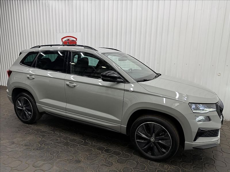 Škoda Karoq 2.0TDI DSG ACC SPORTLINE - fotka 11 z 37