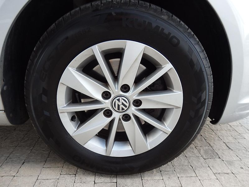 Volkswagen Touran 1,4TSi DIGI KLIMA, SERVIS KN - fotka 15 z 18