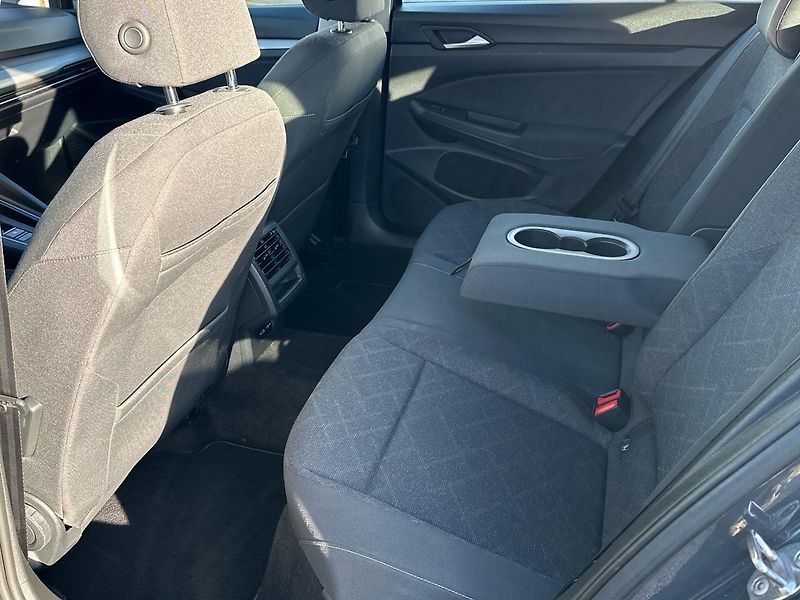 Volkswagen Golf Wa 2.0 Life DT085 2,0 TDI Life - fotka 13 z 21